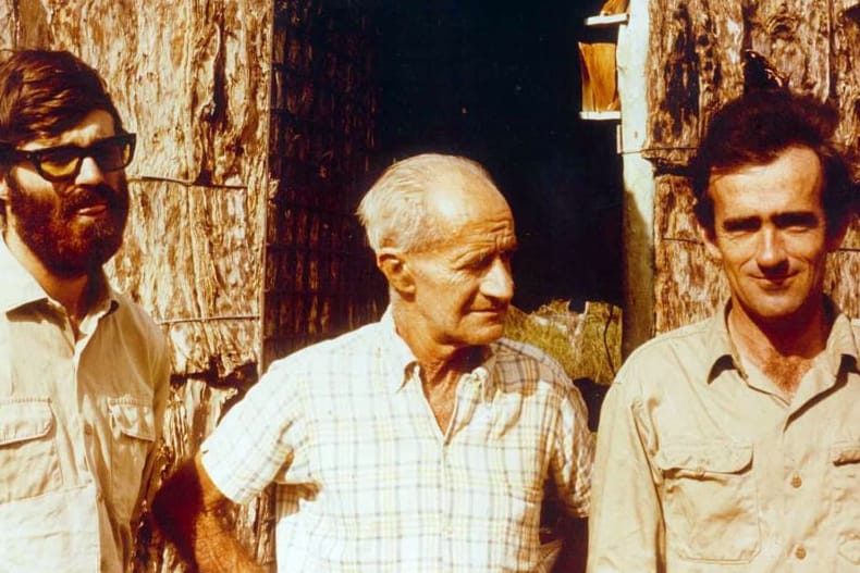 Perlfarmer Dean Brown (M.) mit seinen Söhnen Bruce (l.) und Lyndon.