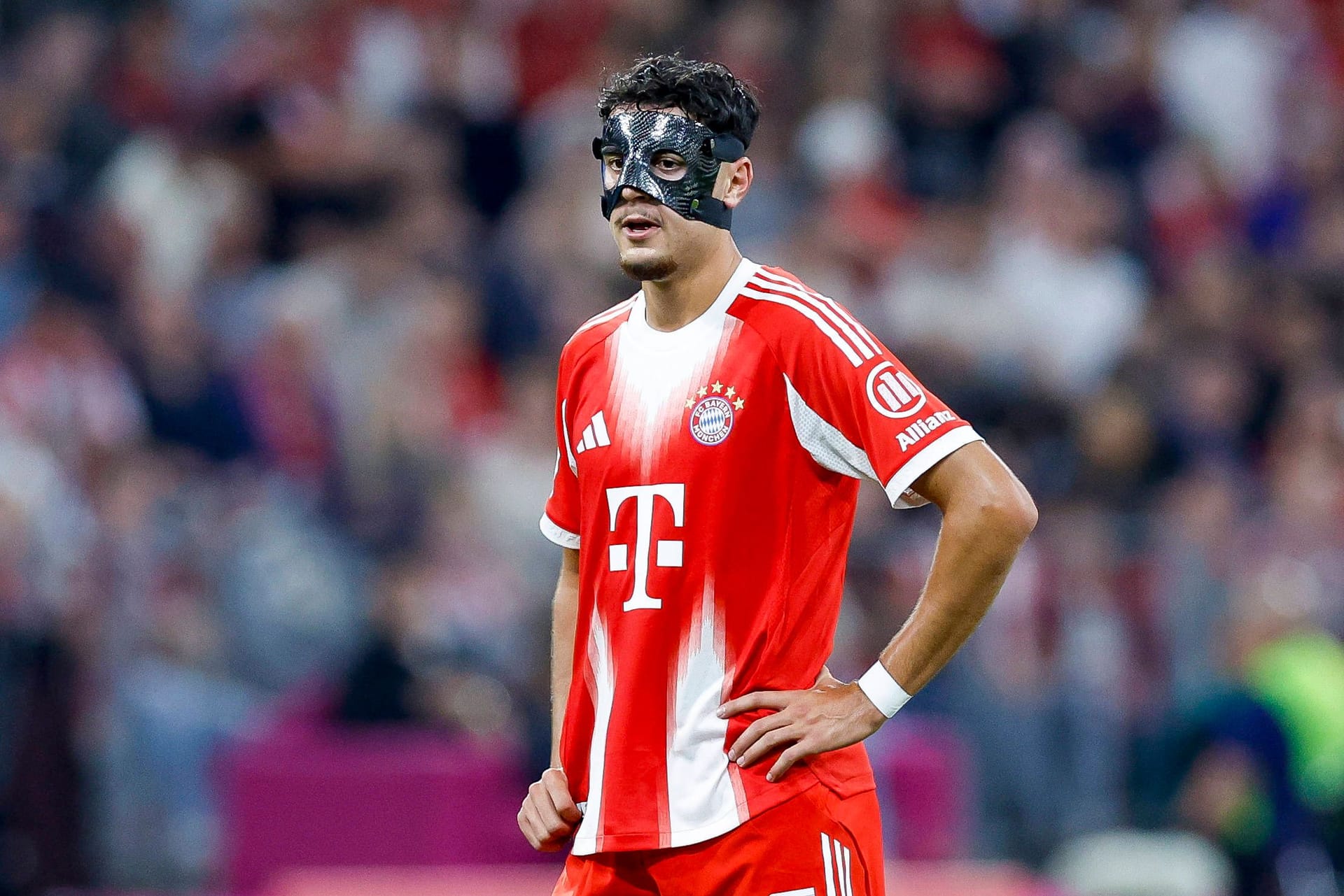 Aleksandar Pavlović (ab 68.): Der Nationalspieler feierte sein Comeback, brachte alle 30 Pässe an den Mitspieler, wirklich auffällig war er aber nicht mehr. Note 3