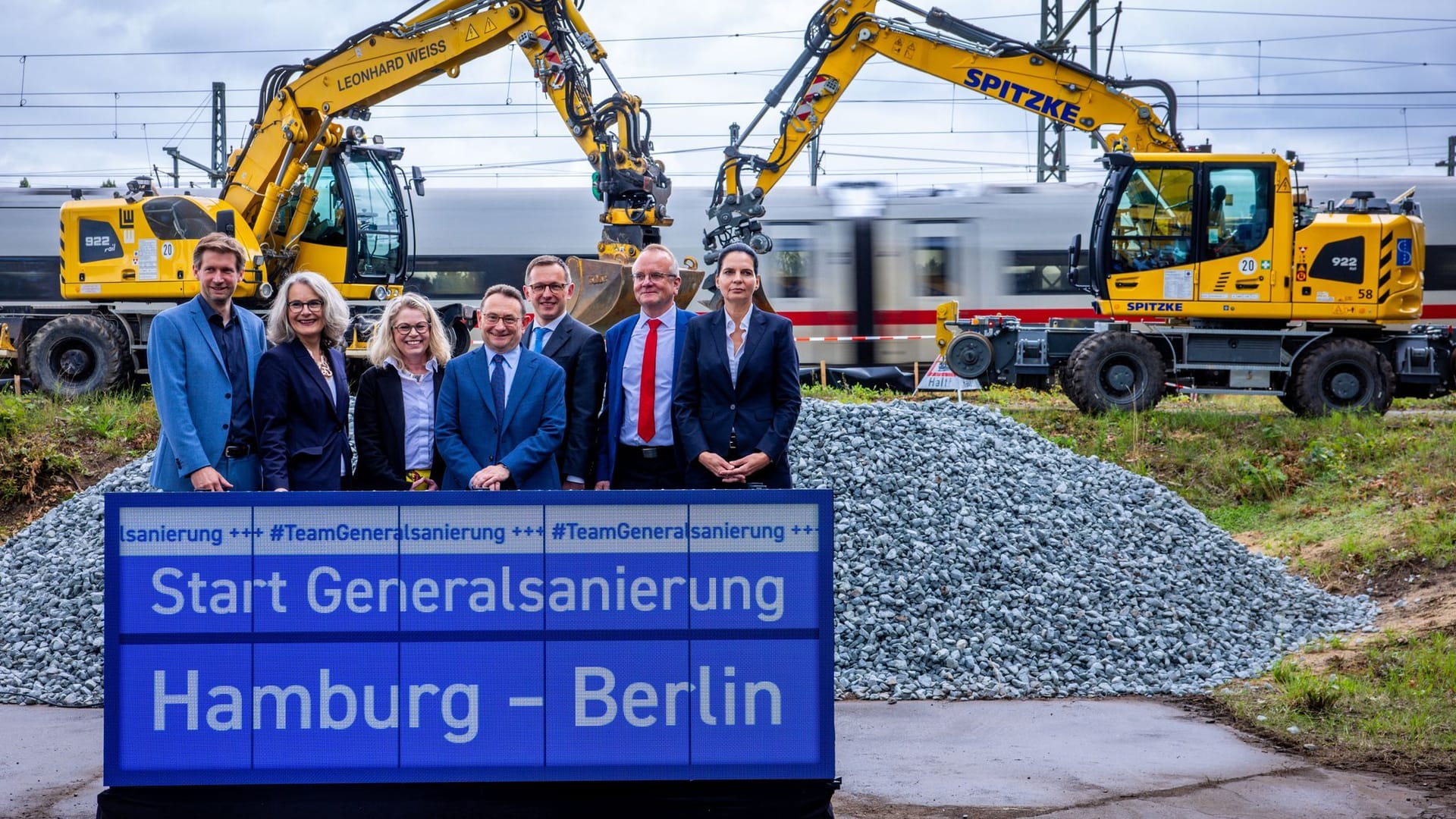 Sanierung der Bahnstrecke Berlin - Hamburg Sanierung der Bahnstrecke Berlin - Hamburg