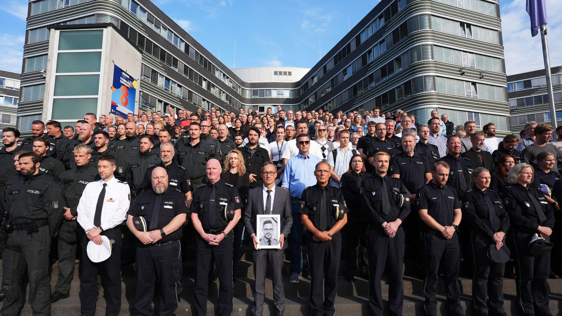 Schweigeminute für den in Völklingen getöteten Polizisten