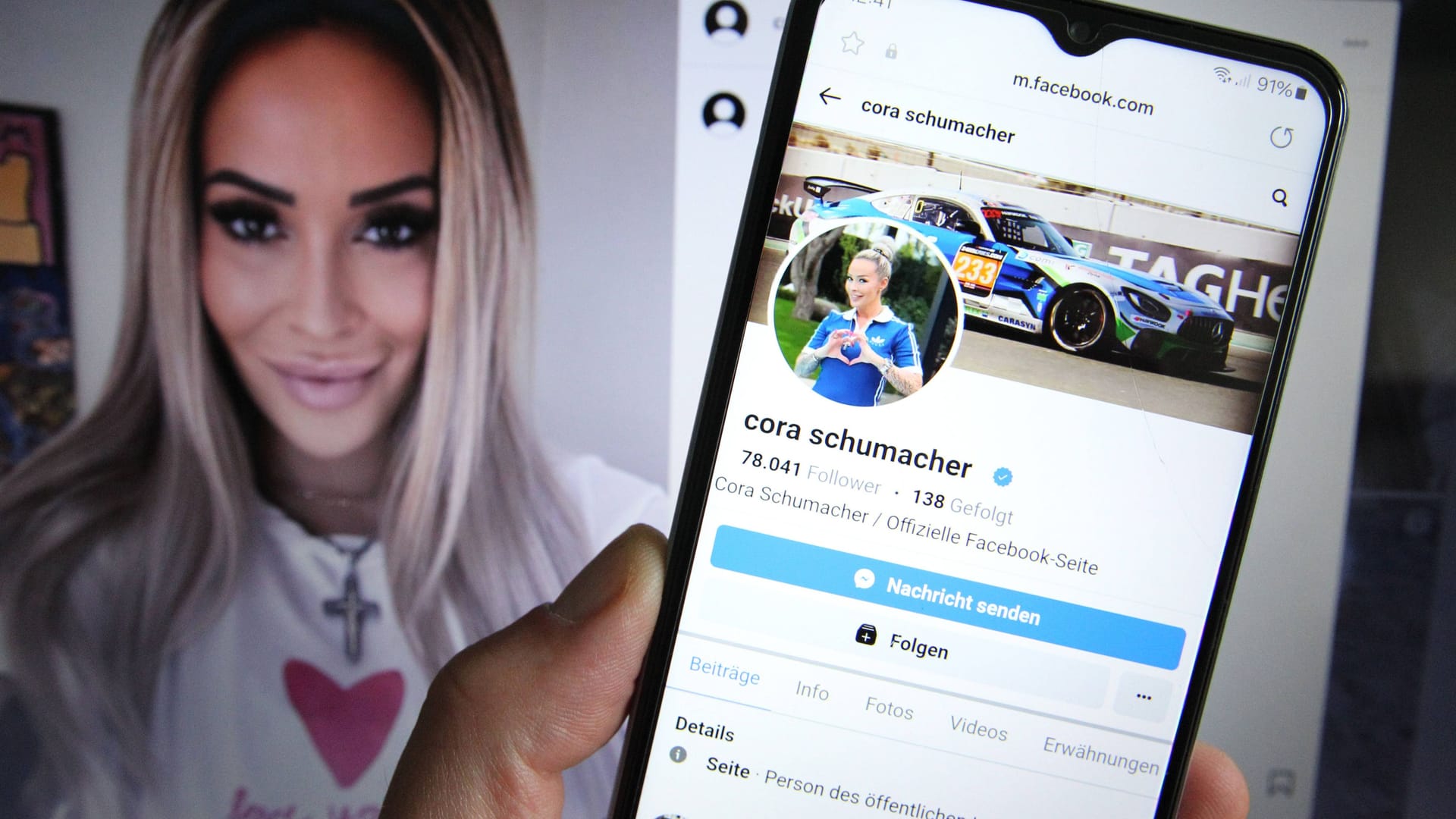 Instagram-Account von Cora Schumacher: Den Namen ihres Ex-Mannes will sie behalten.