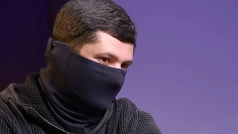 Kommandant Timur zeigt sich nur vermummt.