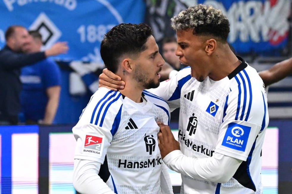 Ransford Königsdörffer (r.): Er kam 2022 aus Dresden nach Hamburg,