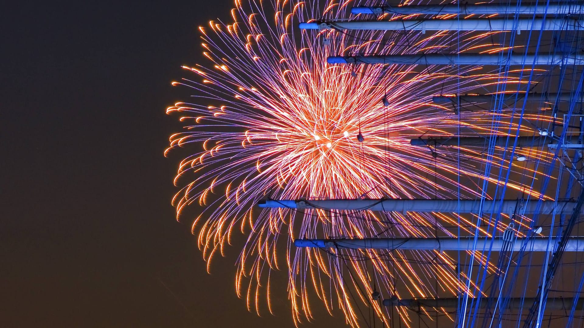 Feuerwerk beim Maritim Festival (Archivfoto): Besucher müssen in diesem Jahr darauf verzichten. Feuerwerk beim Maritim Festival (Archivfoto): Besucher müssen in diesem Jahr darauf verzichten.