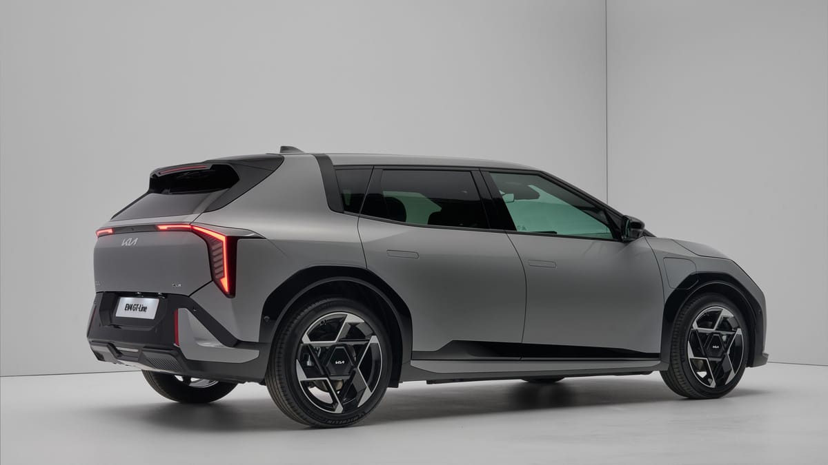 Preis: Kia EV4 kommt als Limousine und Steilheck für unter 40.000 Euro