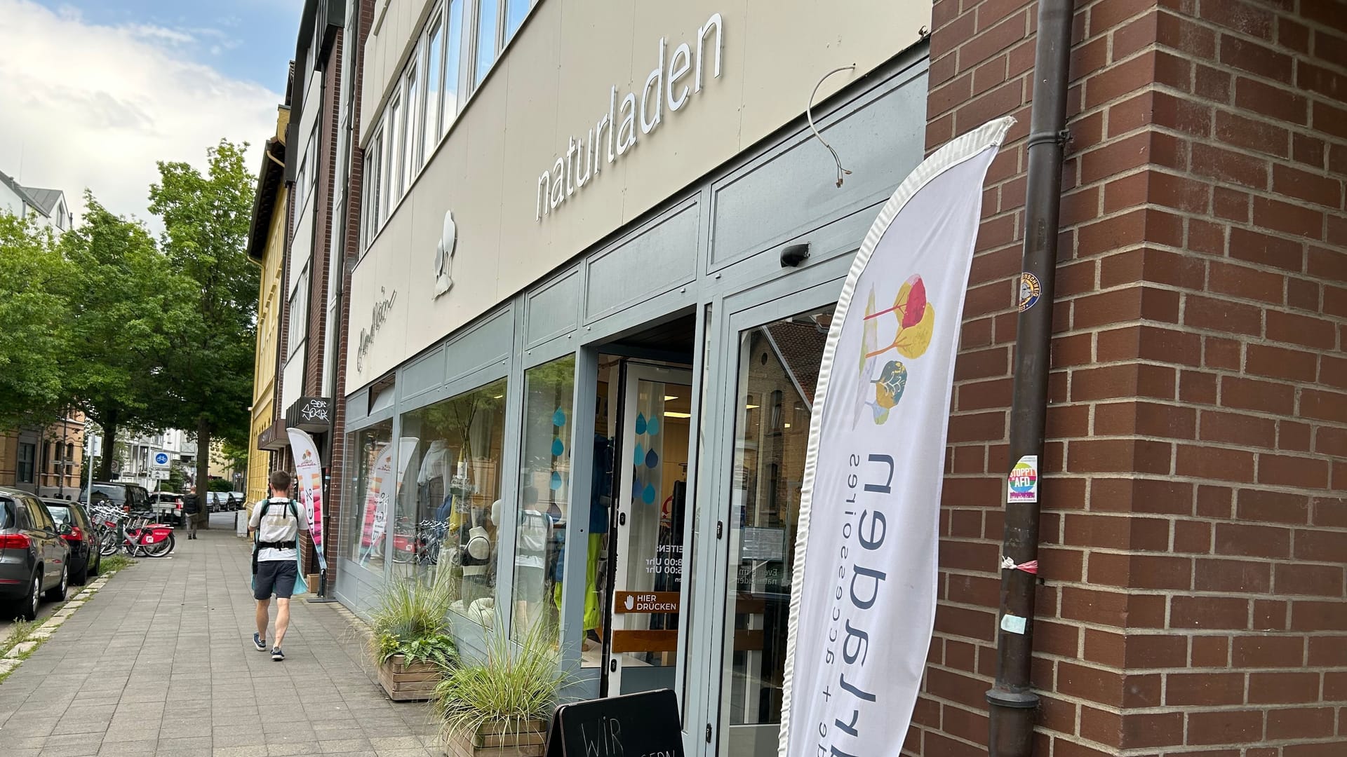 Geöffnete Türen beim Naturladen in Braunschweig: Das soll möglichst so bleiben.