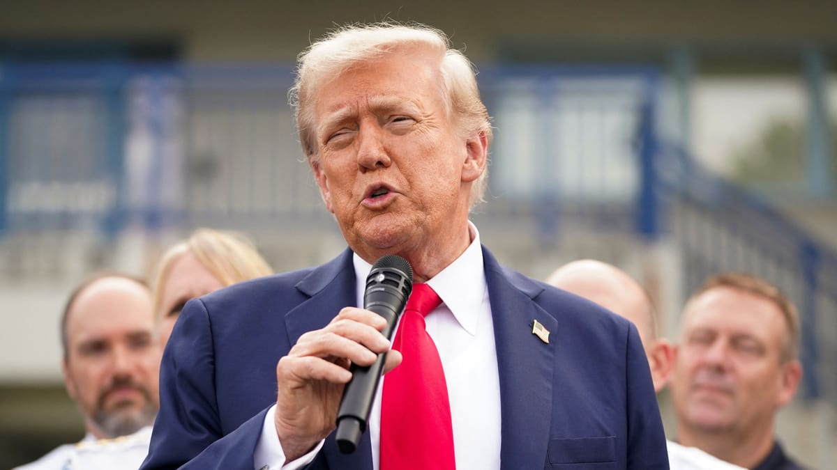 Trumpovo spreminjanje stališč o Ukrajini, pogovori s Putinom in srečanje Zelenskega s Trumpovim odposlancem.