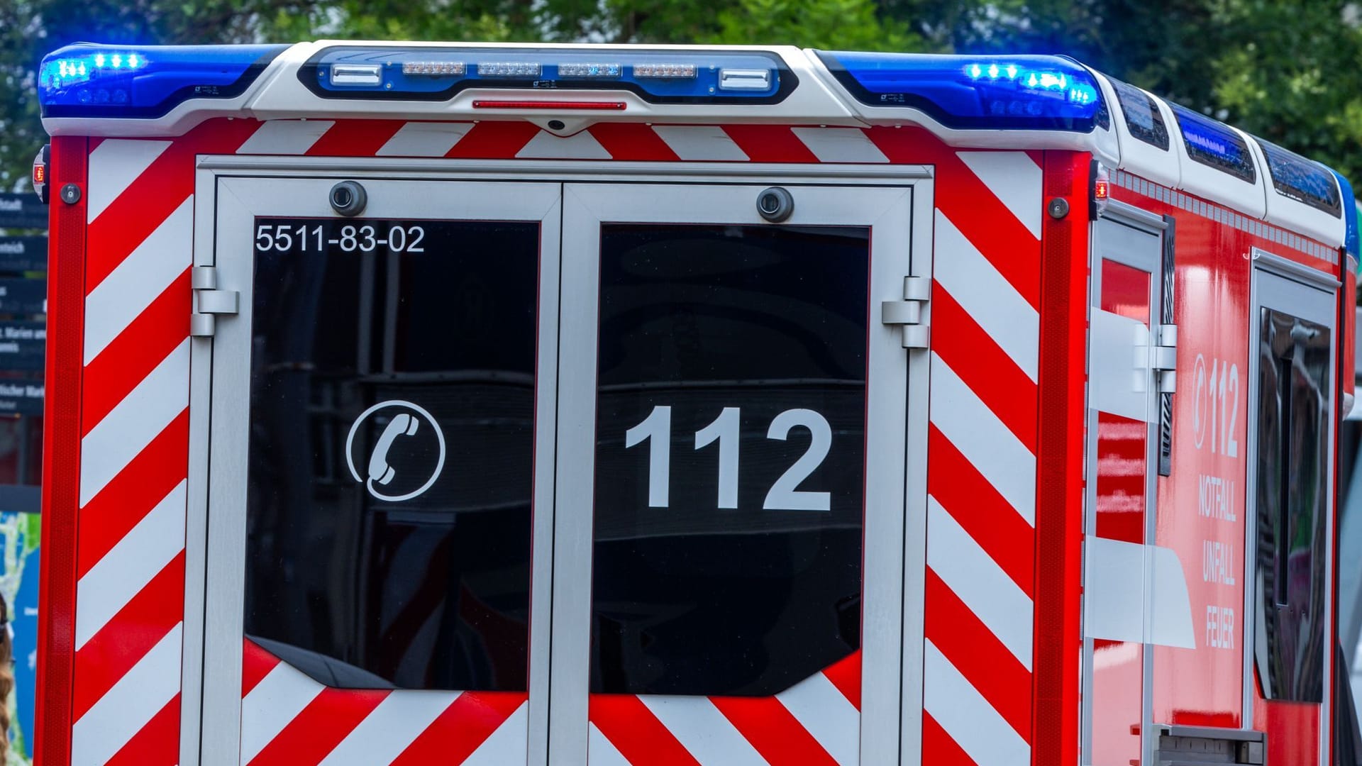 Notarzt im Blaulicht-Einsatz Notarzt im Blaulicht-Einsatz