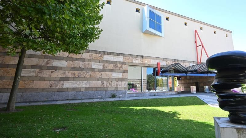 Das "Haus der Geschichte" in Stuttgart: Das Museum des Landes Baden-Württemberg bietet an zwei Terminen Führungen ausschließlich für Unbekleidete an.