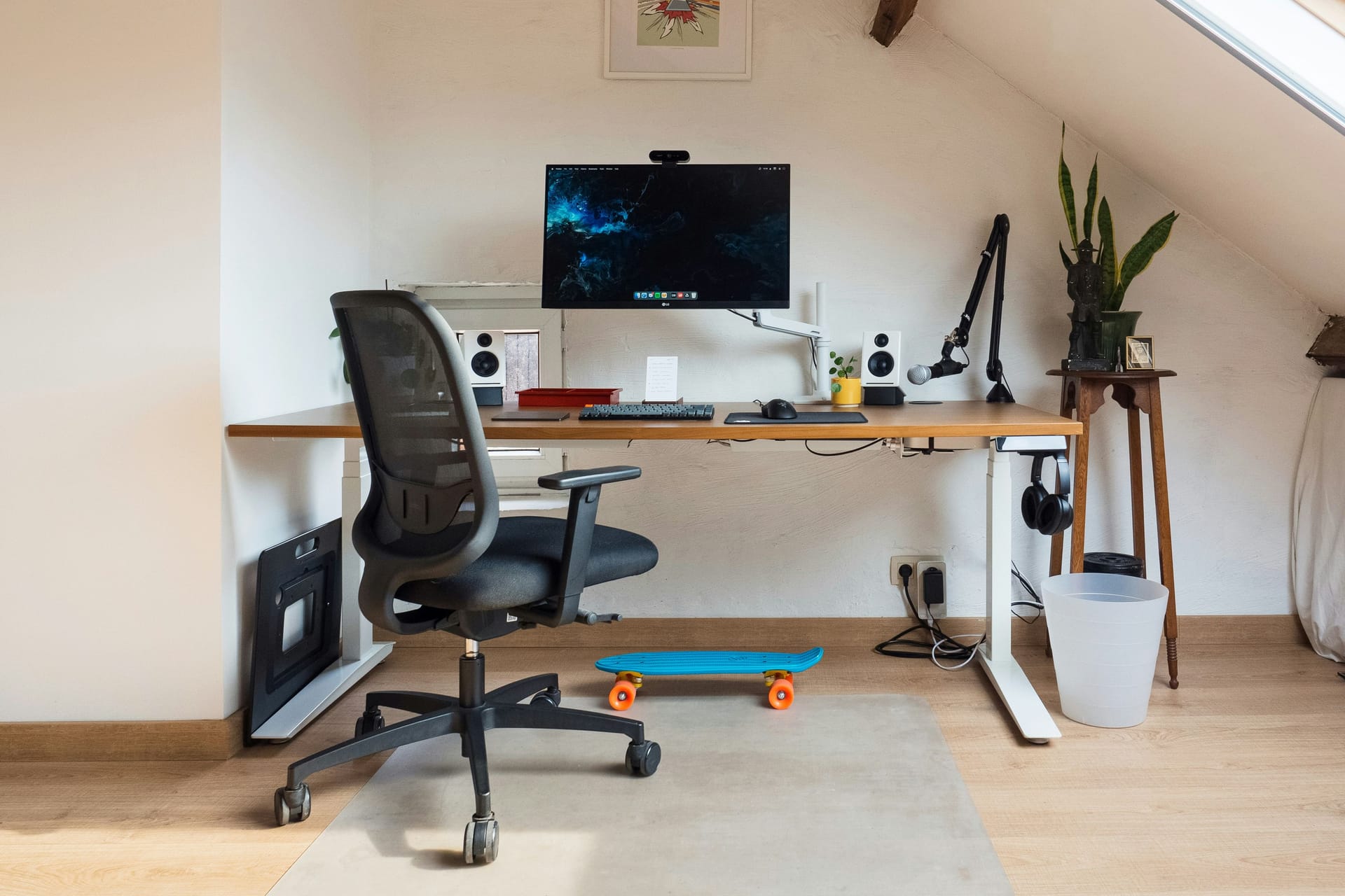 Bei Otto ist ein ergonomischer Bürostuhl in verschiedenen Farben im Angebot. (Symbolbild).