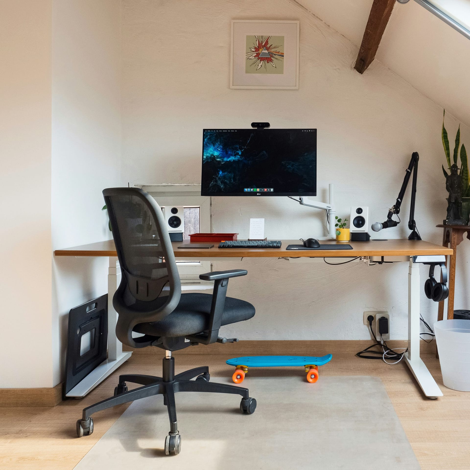 Bei Otto ist ein ergonomischer Bürostuhl in verschiedenen Farben im Angebot. (Symbolbild).