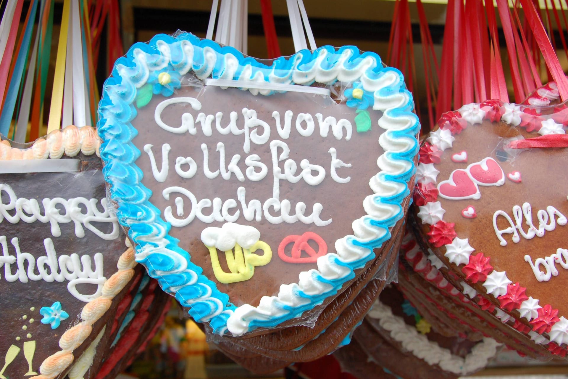 Ein Lebkuchenherz vom Dachauer Volksfest (Archivbild): Rund 20 Minuten von München entfernt beginnt am Wochenende ein beliebtes Bier- und Familienfest. Ein Lebkuchenherz vom Dachauer Volksfest (Archivbild): Rund 20 Minuten von München entfernt beginnt am Wochenende ein beliebtes Bier- und Familienfest.
