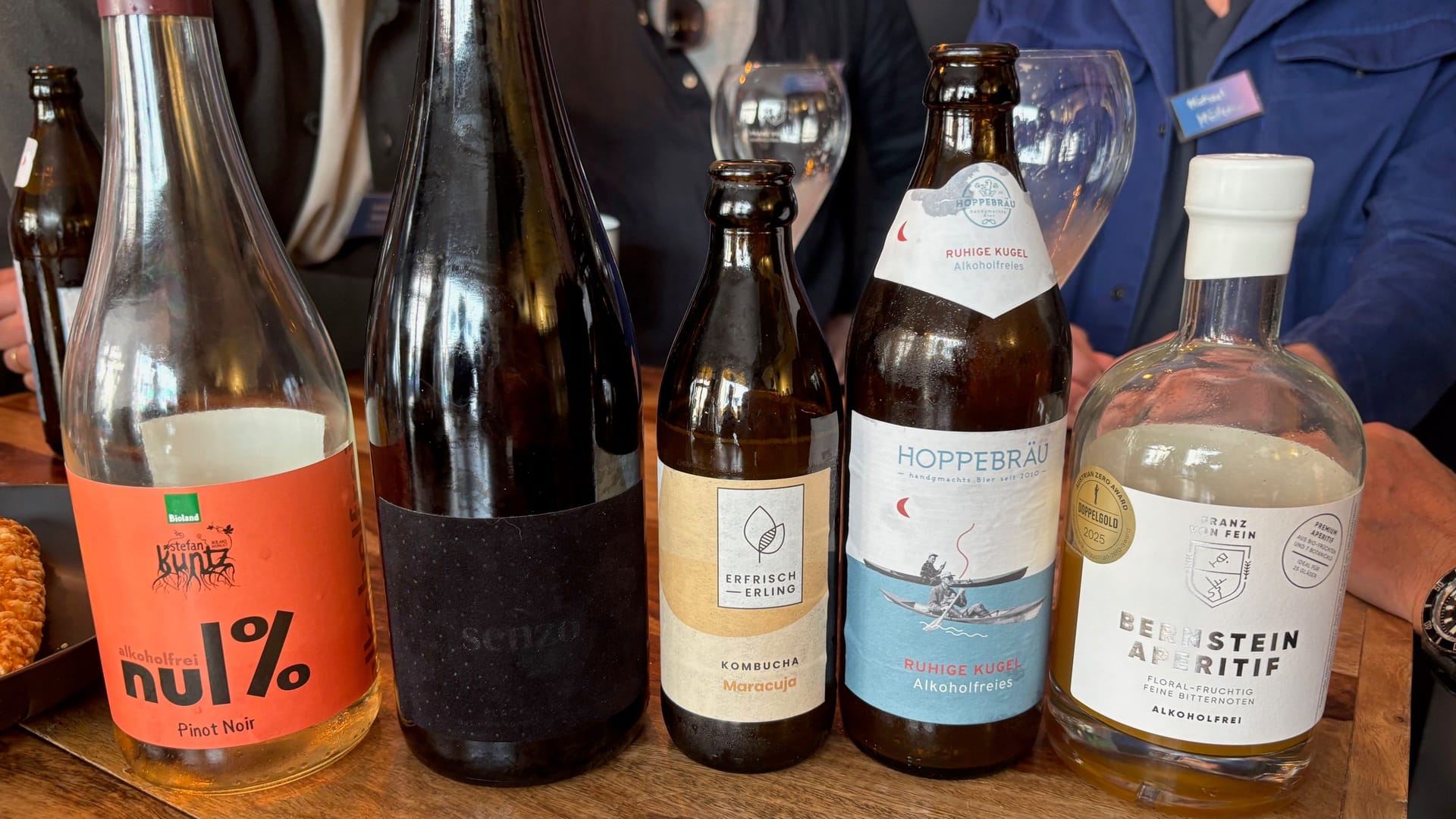 Von Rosé über Kombucha bishin zu Bier ist alles vertreten – natürlich alkoholfrei.