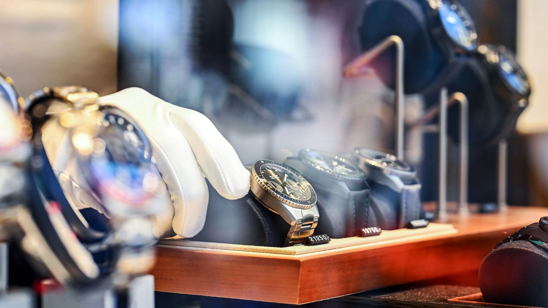 Luxusuhren in einem Juweliergeschäft