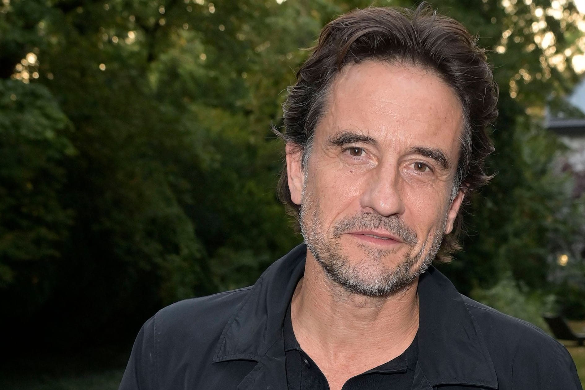Oliver Mommsen: Von der Bezeichnung "Tatort"-Star möchte er sich befreien. Oliver Mommsen: Von der Bezeichnung "Tatort"-Star möchte er sich befreien.