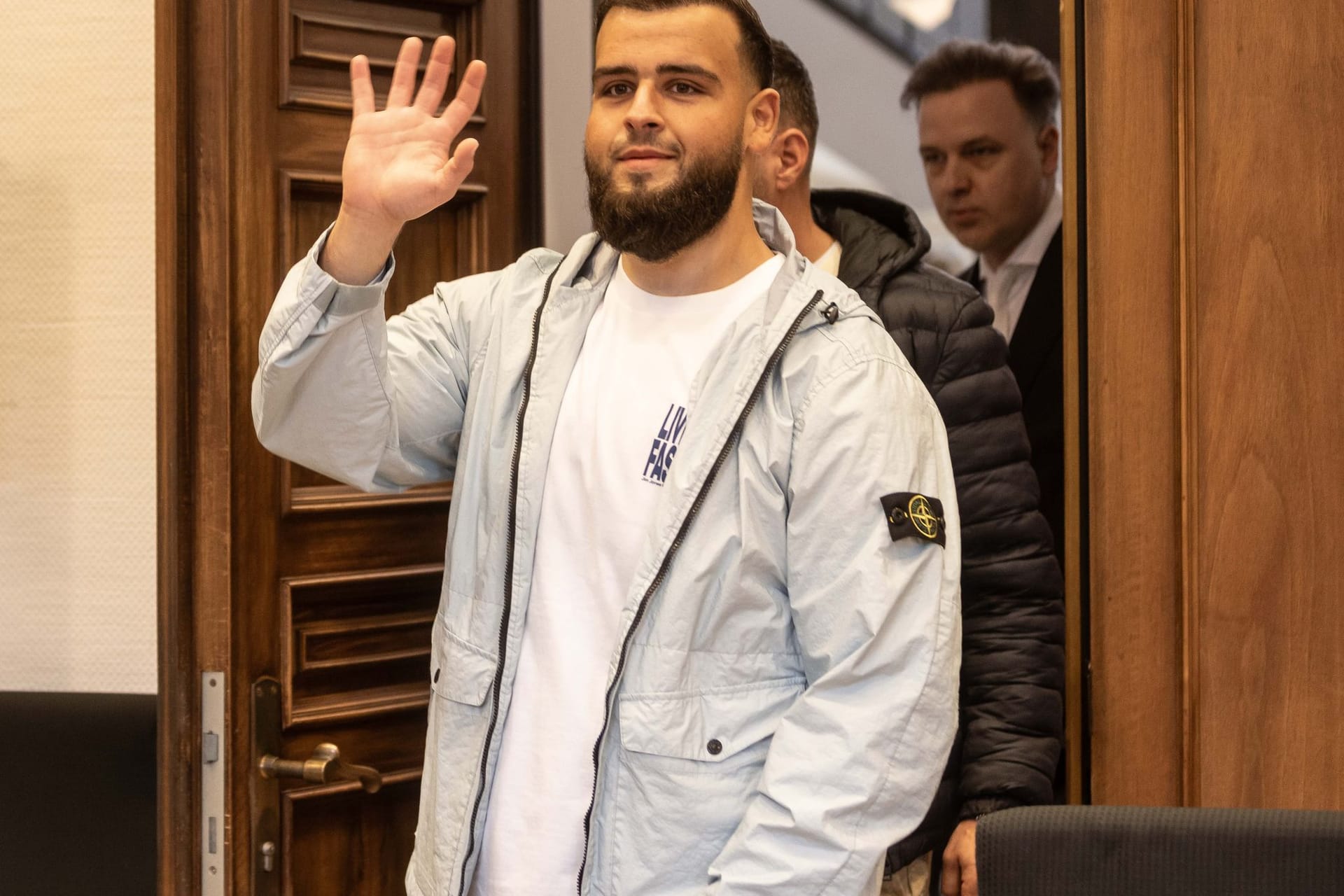 Beginn Strafprozess gegen Rapper nach Angriff auf Pocher