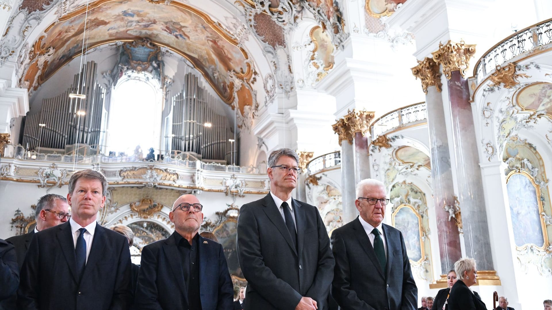 Trauergottesdienst für die Opfer des tödlichen Zugunglücks Trauergottesdienst für die Opfer des tödlichen Zugunglücks