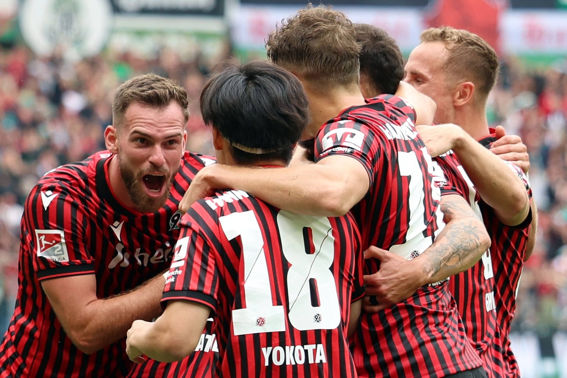 Hannover-Spieler jubeln: Sie spielten groß auf.