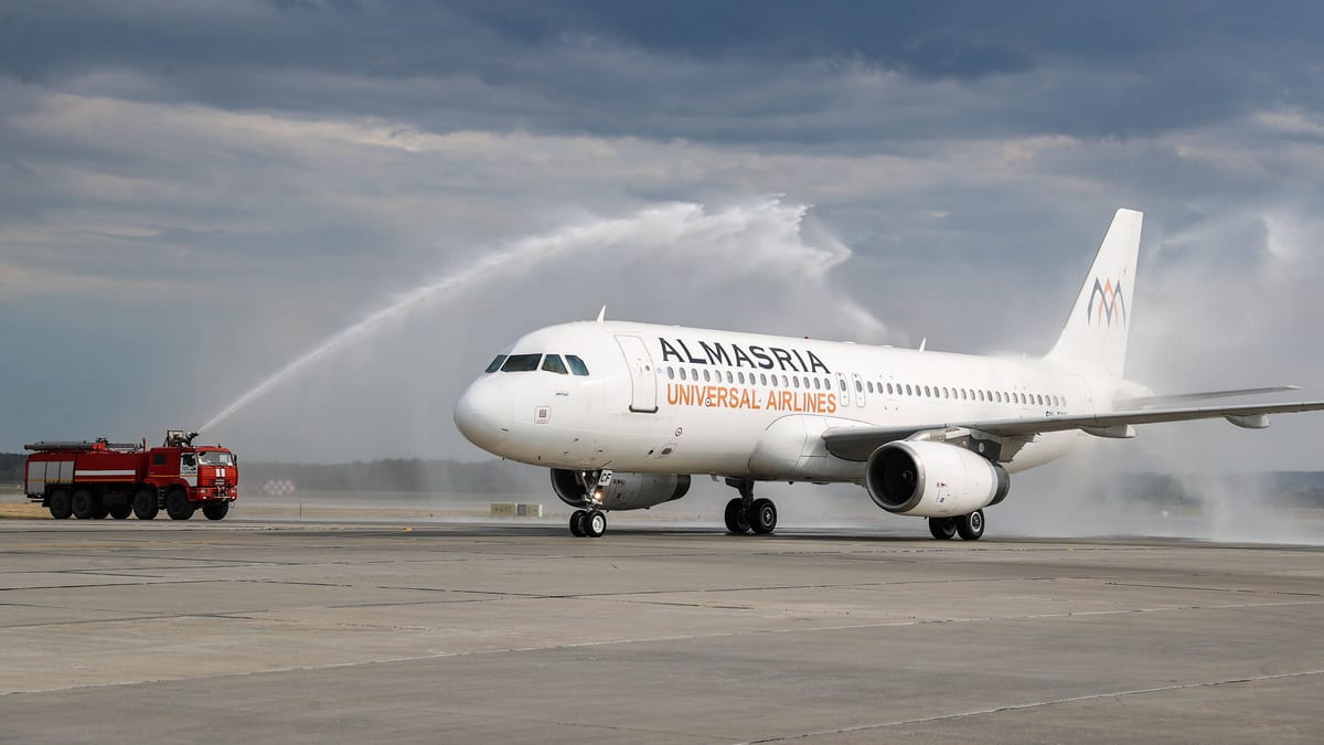 Ukraine-Krieg: Drohnenangriff zwingt russischen Touristenflug zur Landung