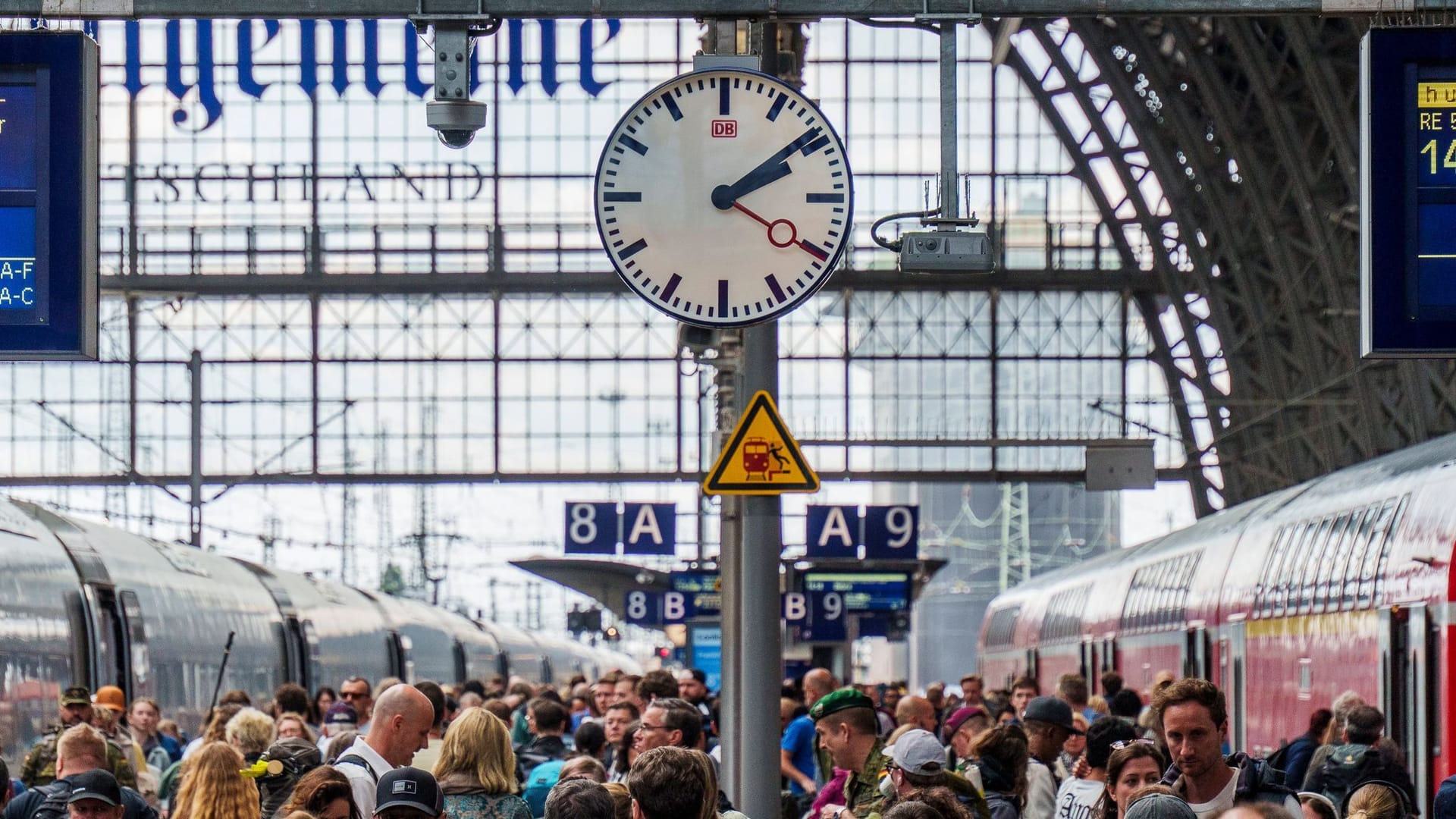 Bahn-Reisende