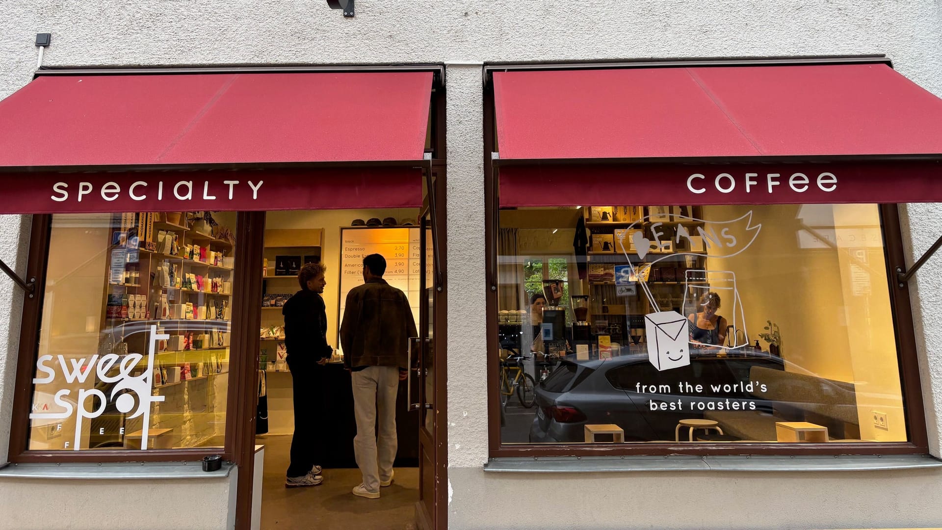 Der Coffeeshop Sweet Spot Kaffee befindet sich nur wenige Meter vom neuen Lap-Coffee-Store entfernt.