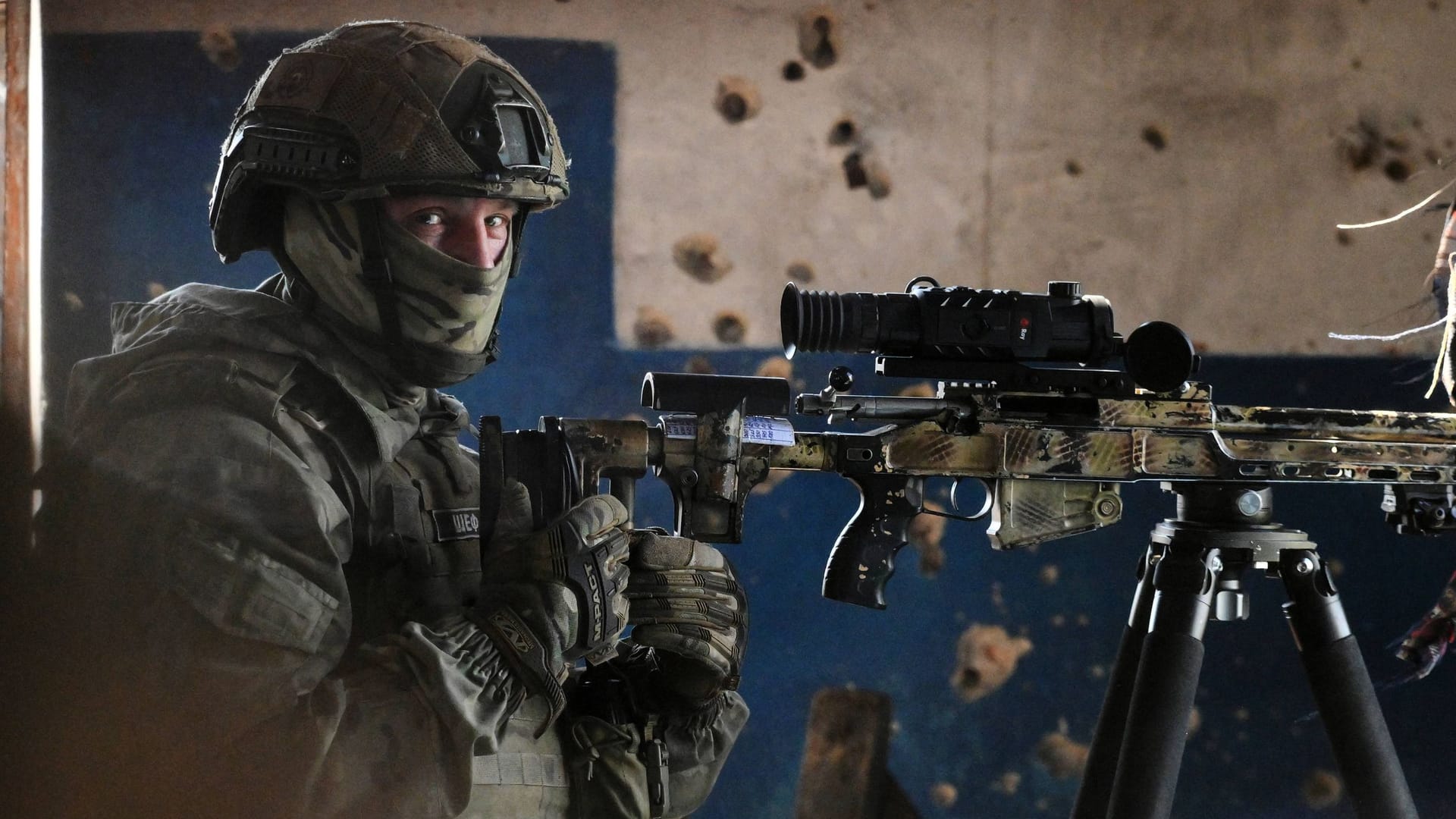 Ein russischer Soldat in der Nähe von Pokrowsk: In der Stadt an der Frontlinie wenden die Invasoren eine neue Taktik an.