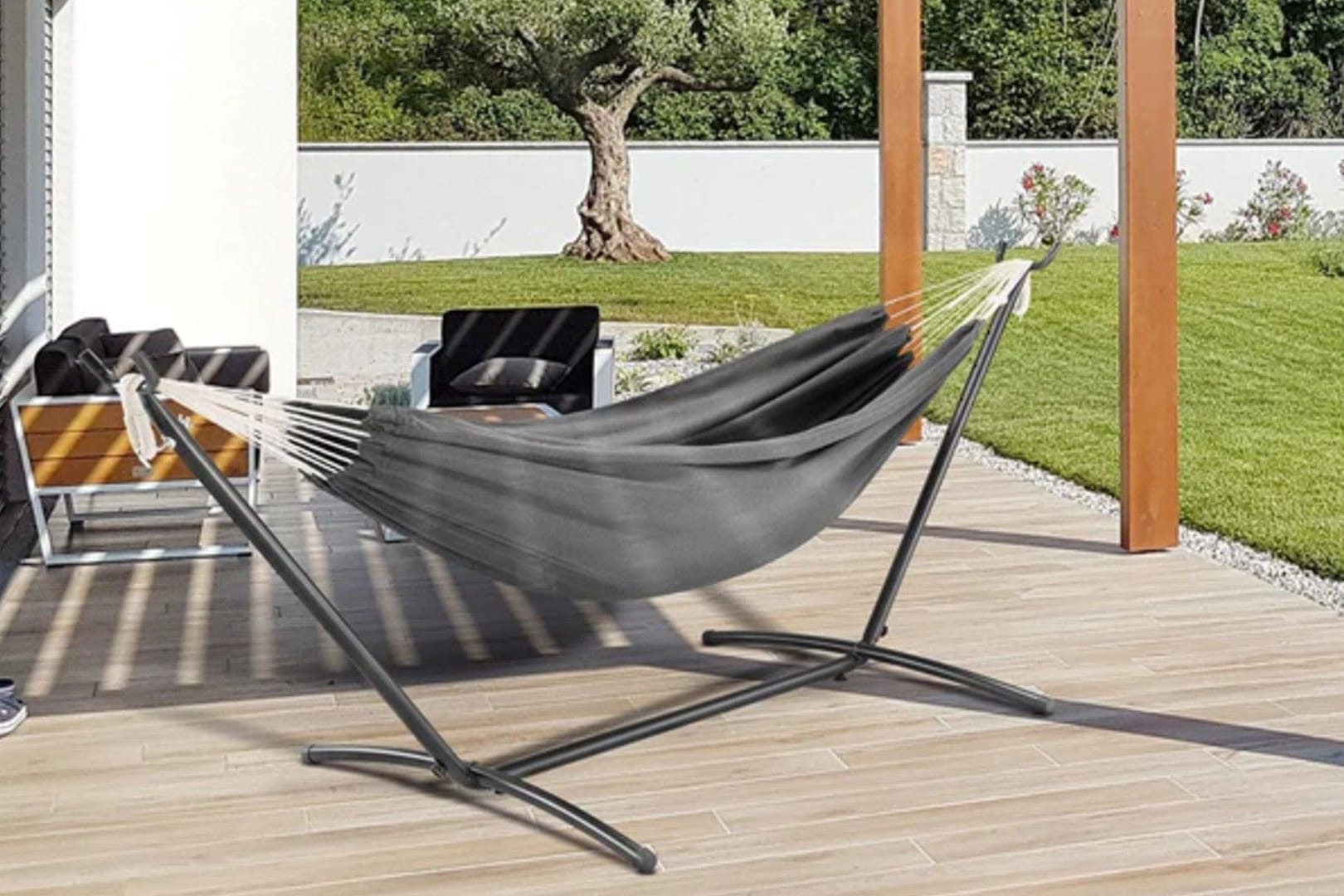 Ob Garten, Terrasse oder Wohnzimmer: Diese Hängematte passt sich jedem Ort an.