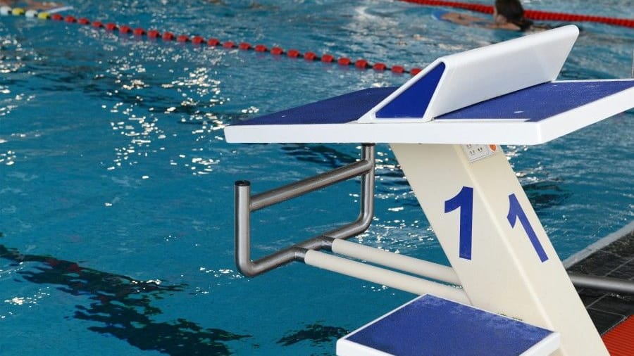 Blick in ein Becken des Nord-Ost-Bades in Essen (Archivbild): Seit Montag ist das Schwimmbad wieder geöffnet – allerdings mit vorerst reduzierten Öffnungszeiten.