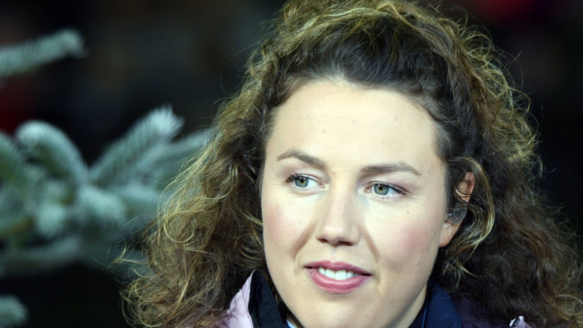 Die zweifache Olympiasiegerin Laura Dahlmeier kommentierte nach ihrem Karriereende beim ZDF.