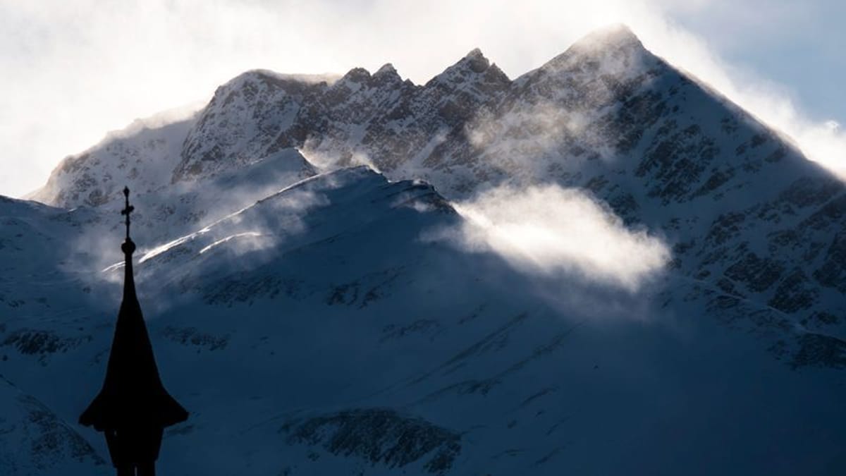 Schweizer Alpen: Deutsche Bergsteiger in großer Not