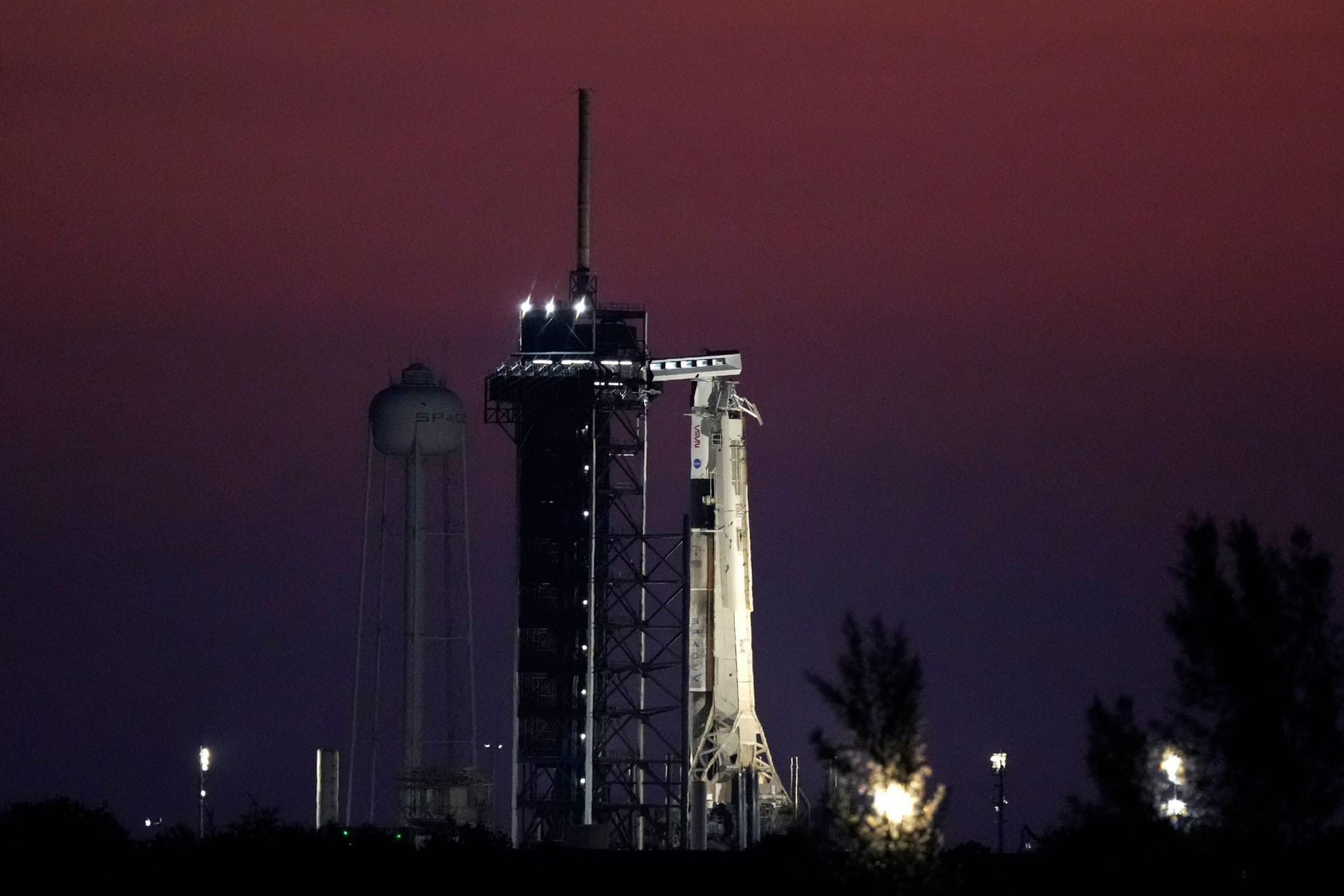 Falcon 9 Rakete an der Startrampe
