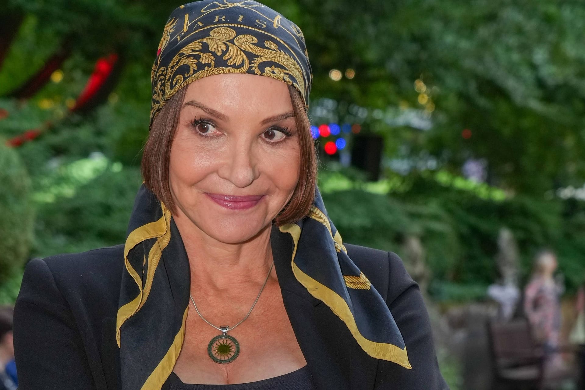 Anouschka Renzi: Sie ist die Tochter der mittlerweile verstorbenen Filmstars Eva Renzi und Paul Hubschmid.