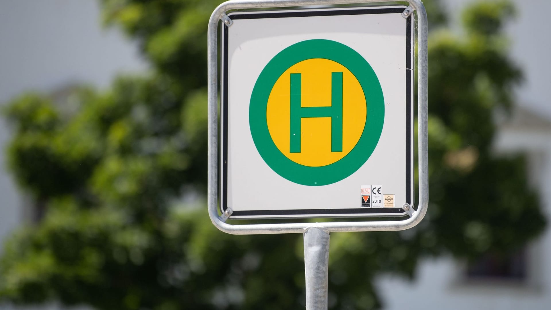 Haltestellenschild Haltestellenschild