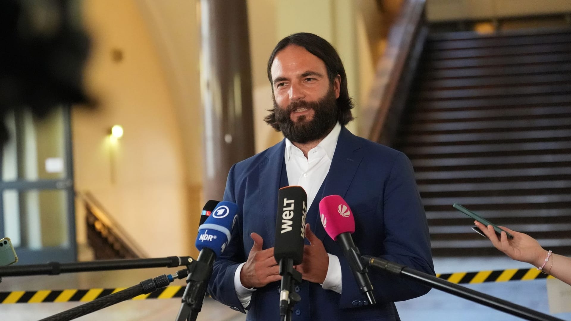 urn:newsml:dpa.com:20090101:250819-911-013300 urn:newsml:dpa.com:20090101:250819-911-013300