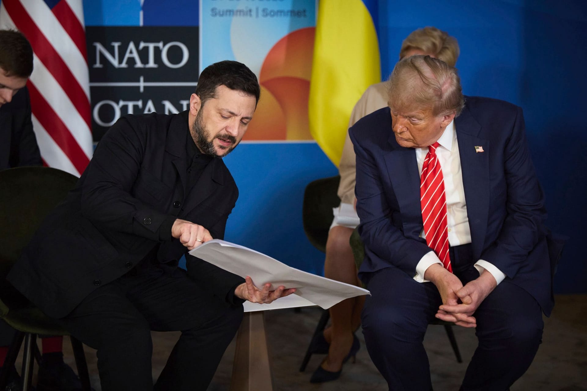 Selenskyj und Trump (r)