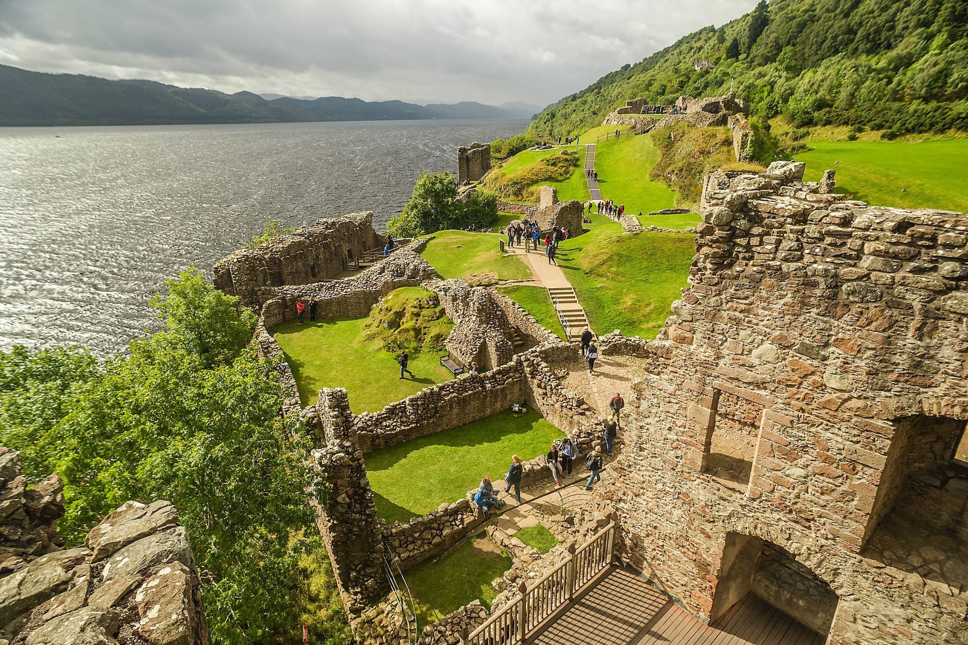 Die am Loch Ness gelegene Burgruine Urquhart Castle in Drumnadrochit: In der Nähe wurde ein Junge sexuell missbraucht.
