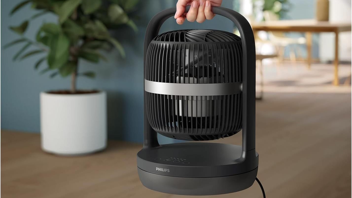 Tischventilator im Angebot: Bei Amazon sichern Sie sich den handlichen Ventilator von Philips für weniger als 53 Euro im Angebot.