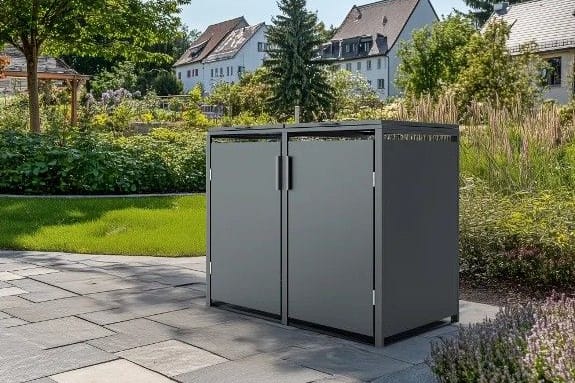 Gartengestaltung: Mit der Plats Mülltonnenbox lassen sich Tonnen aus dem Blick schaffen.