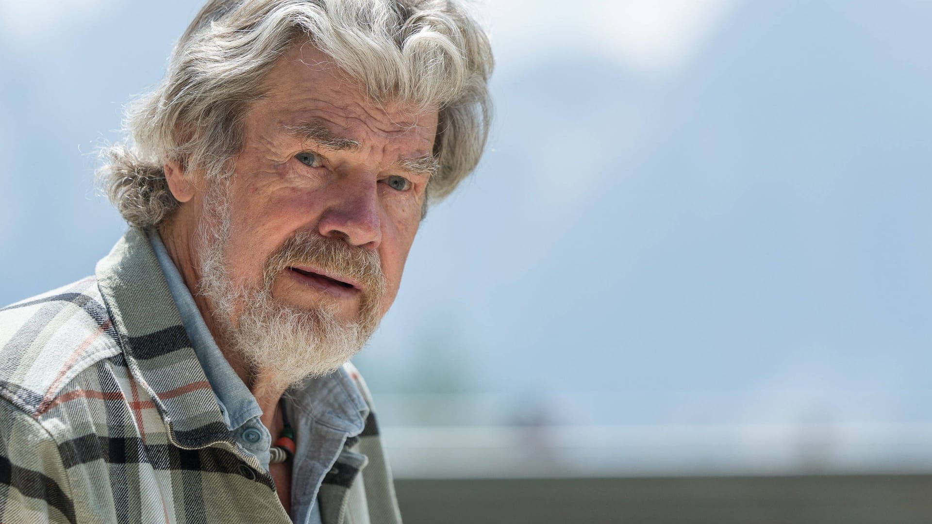 Die Bergsteiger-Legende Reinhold Messner (Archivbild): Er schaltet sich in den Streit um den italienischen Star-Bergestiger Marco Confortola ein.