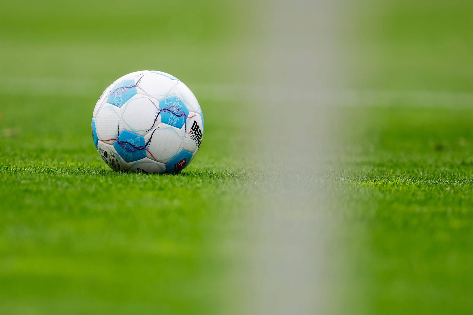 Fußballplatz (Symbolbild): Eine junge schottische Spielerin erlebte schlimme Anfeindungen.