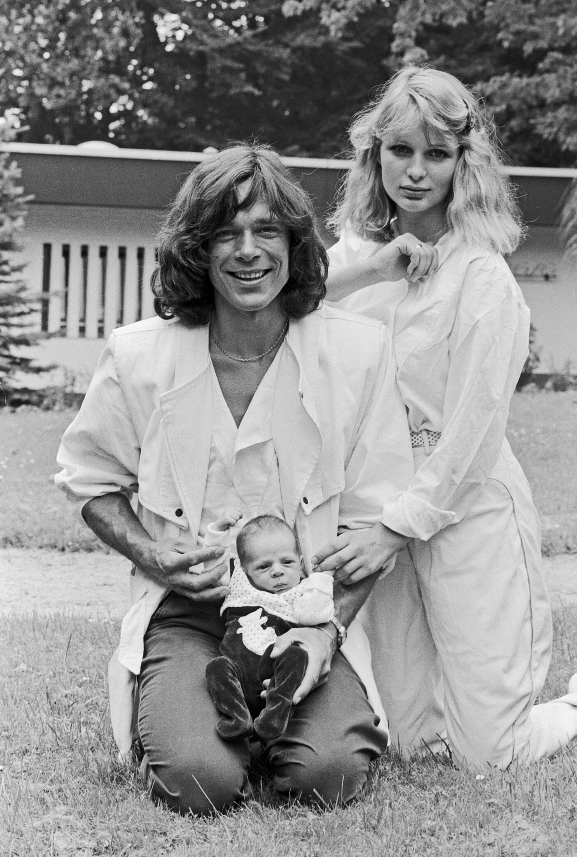 Jürgen Drews mit seiner damaligen Ehefrau Corinna Drews und Sohn Fabian: Das Foto entstand 1981.