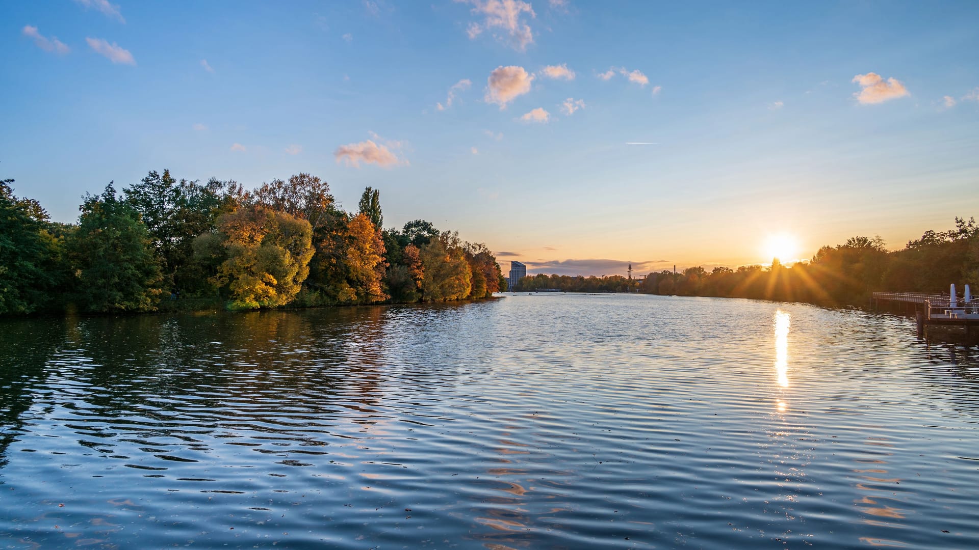Lake Woehrder See in Nuremberg during sunset in autumn Lake Woehrder See in Nuremberg during sunset in autumn
