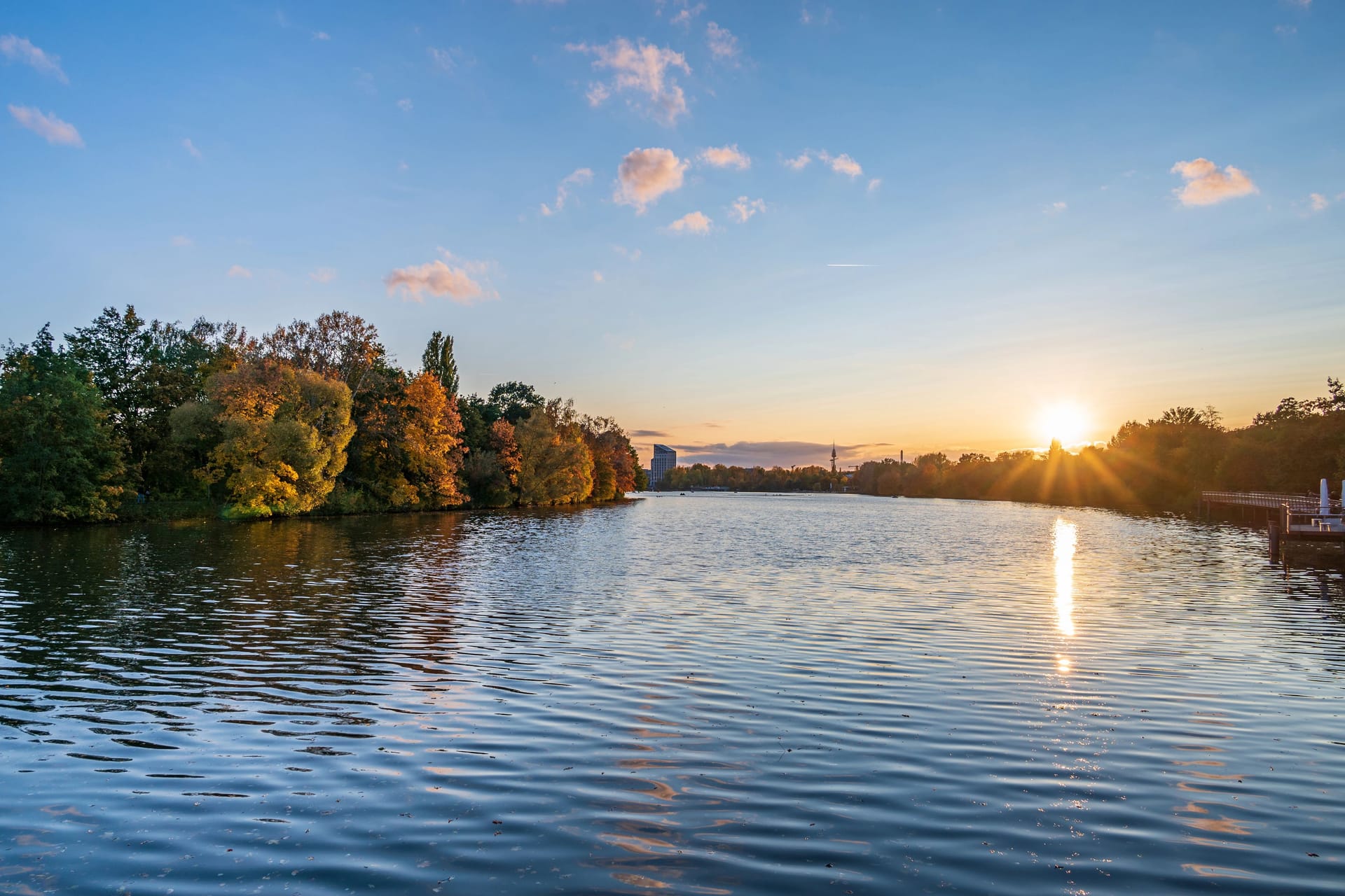 Lake Woehrder See in Nuremberg during sunset in autumn