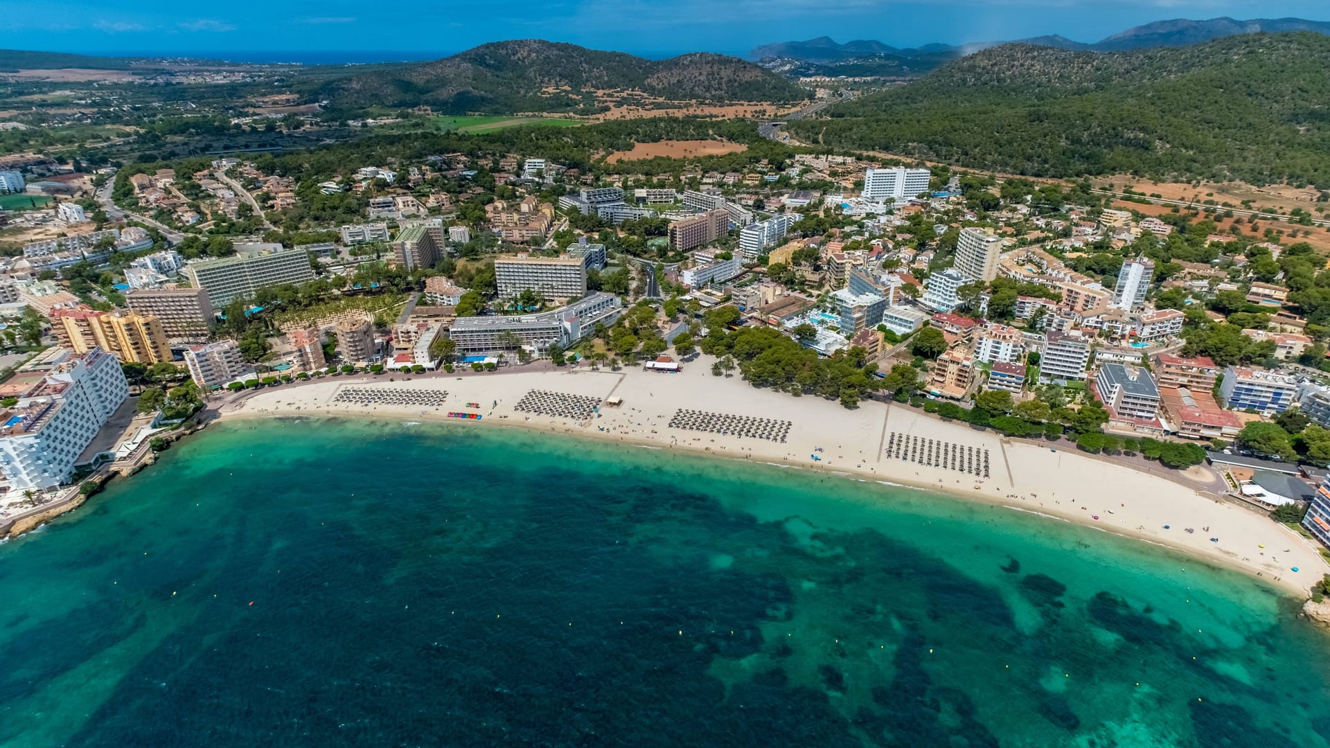 Die Bucht von Palmanova auf Mallorca (Archivbild): Eine hohe Rauchsäule war bis an den Strand zu sehen.