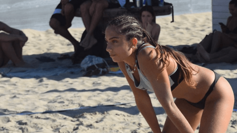 Simona Cinà: Sie war in Italien als Profi-Volleyballerin aktiv. Simona Cinà: Sie war in Italien als Profi-Volleyballerin aktiv.