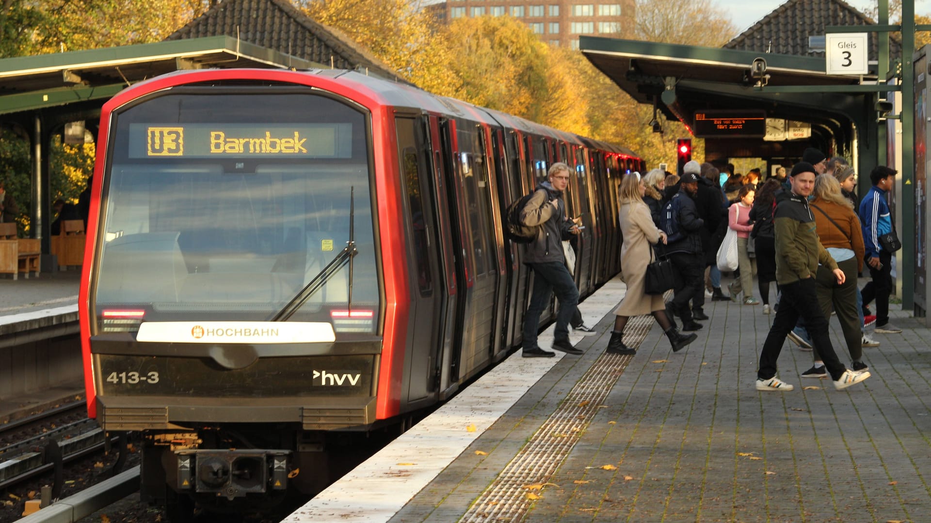 Eine U-Bahn in Hamburg (Symbolbild): "Mr. Party Berlin" macht nun auch Stimmung in der Hansestadt.