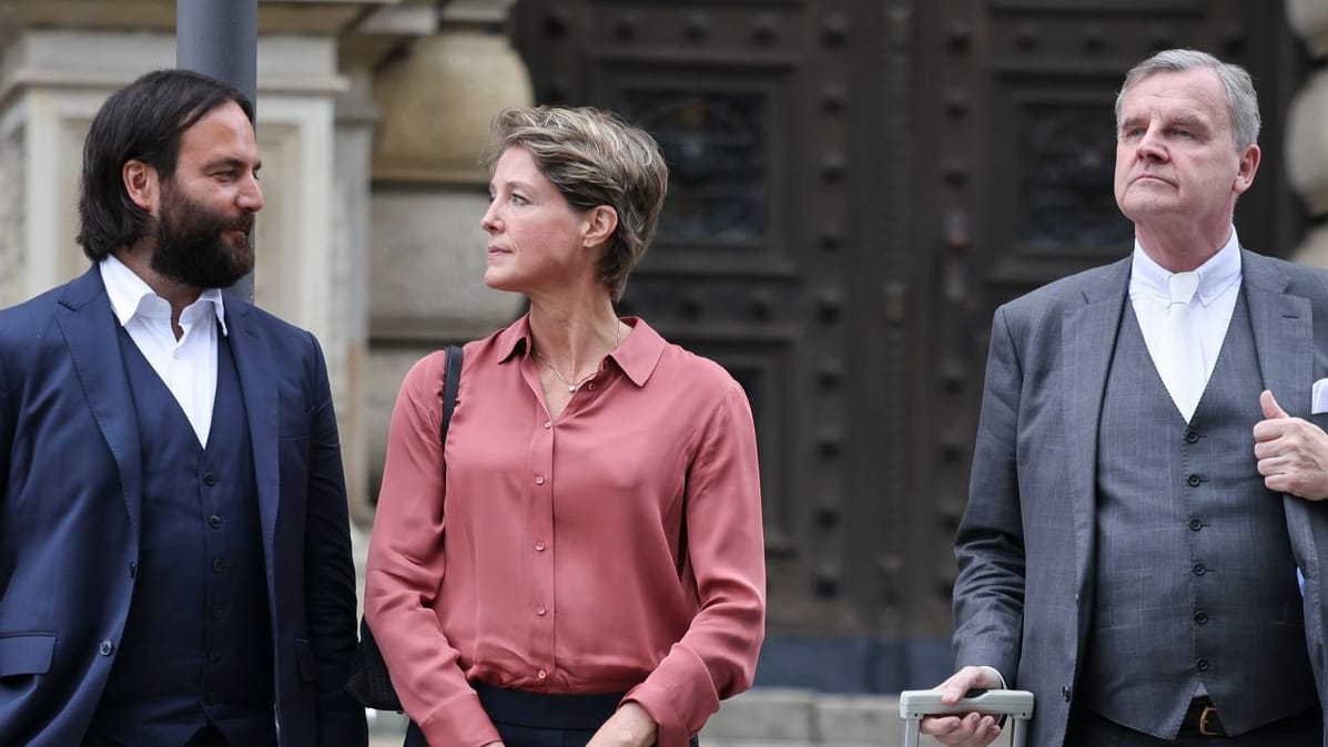 Christina Block mit ihrem bisherigen Anwaltsteam Ingo Bott (l) und Otmar Kury: Von dem erfahrenen Hanseaten hat sie sich nun getrennt.