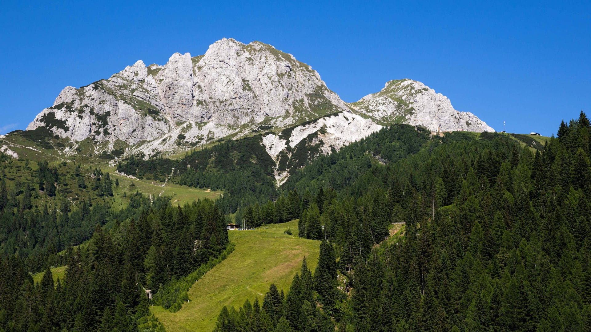 Das Gebirge rund um den Nassfeld in Österreich: Bei dem Alpen-Unglück kam ein Bürgermeister ums Leben.