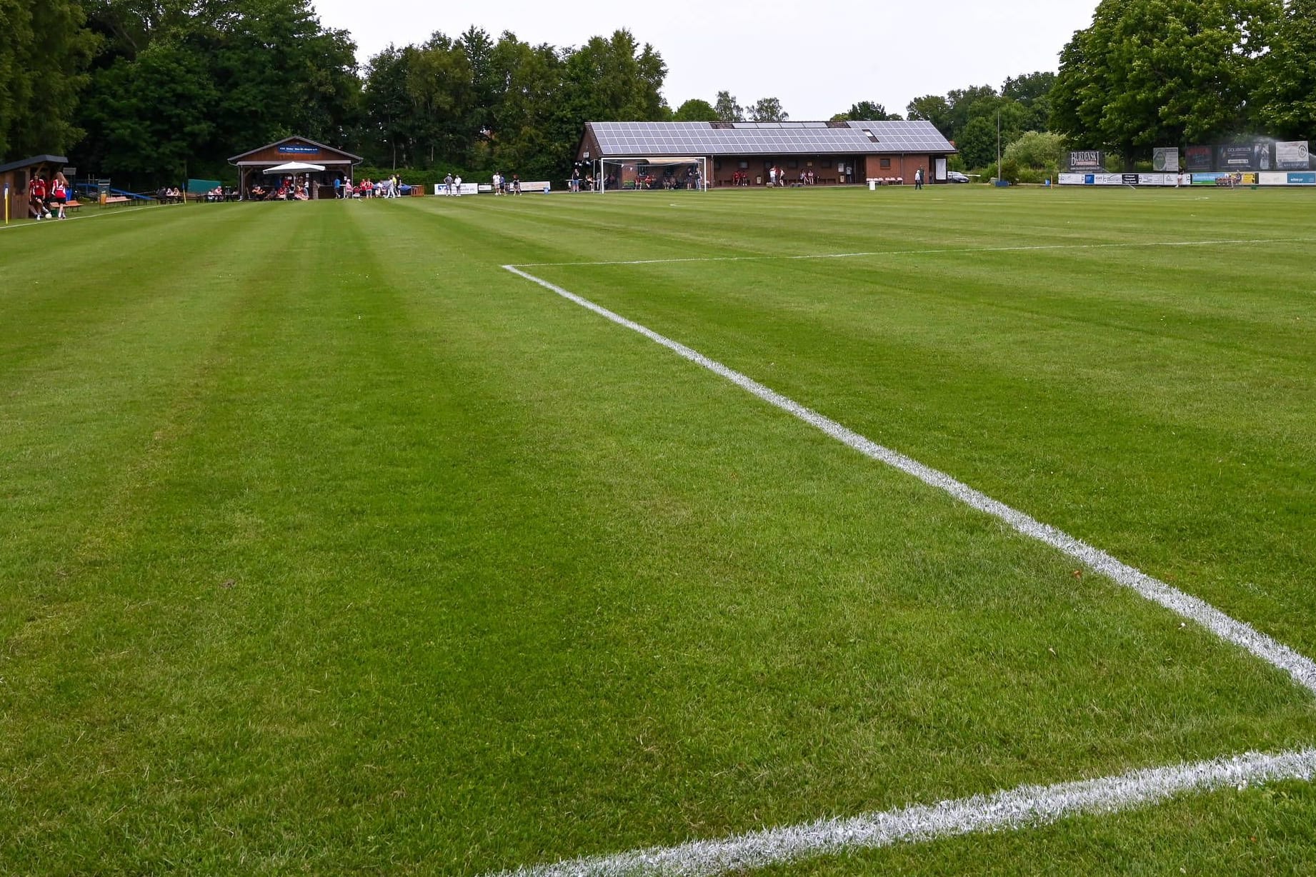 Ein Fußballplatz (Symbolbild): In Tschechien kam es zu einem Unglück.