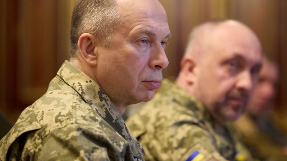 Rusija mesečno v Ukrajino pošlje 9.000 dodatnih vojakov, grozi obkolitev Donecka